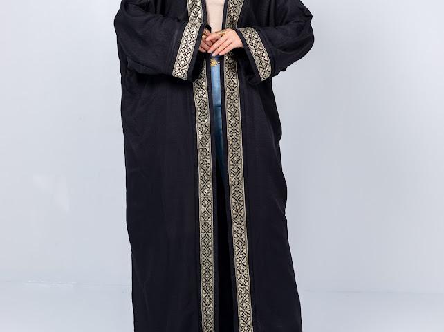 كأردن اسود مزود بكلفه ذهبي