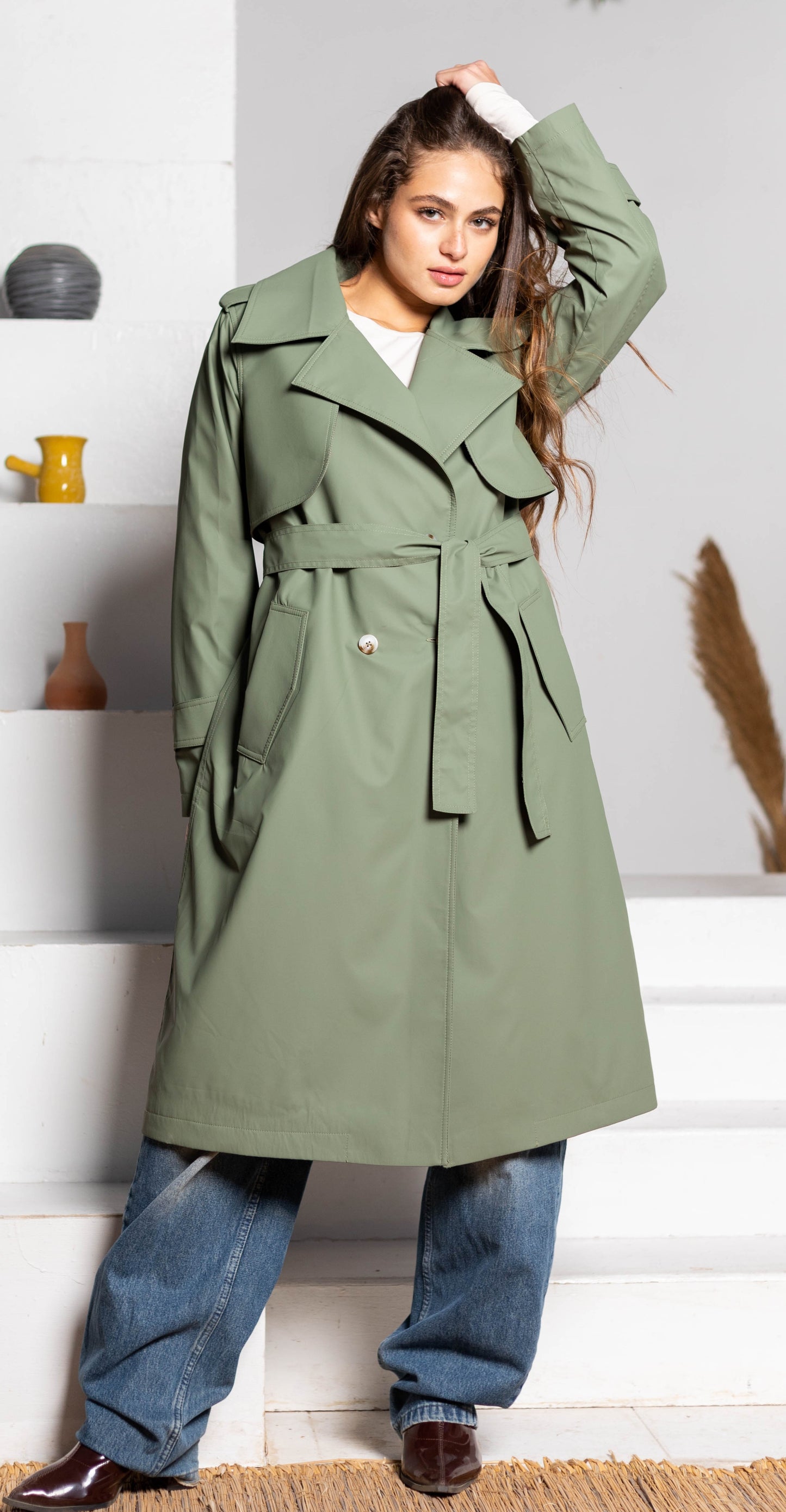Waterproof leather trench coat, lined and water-resistant