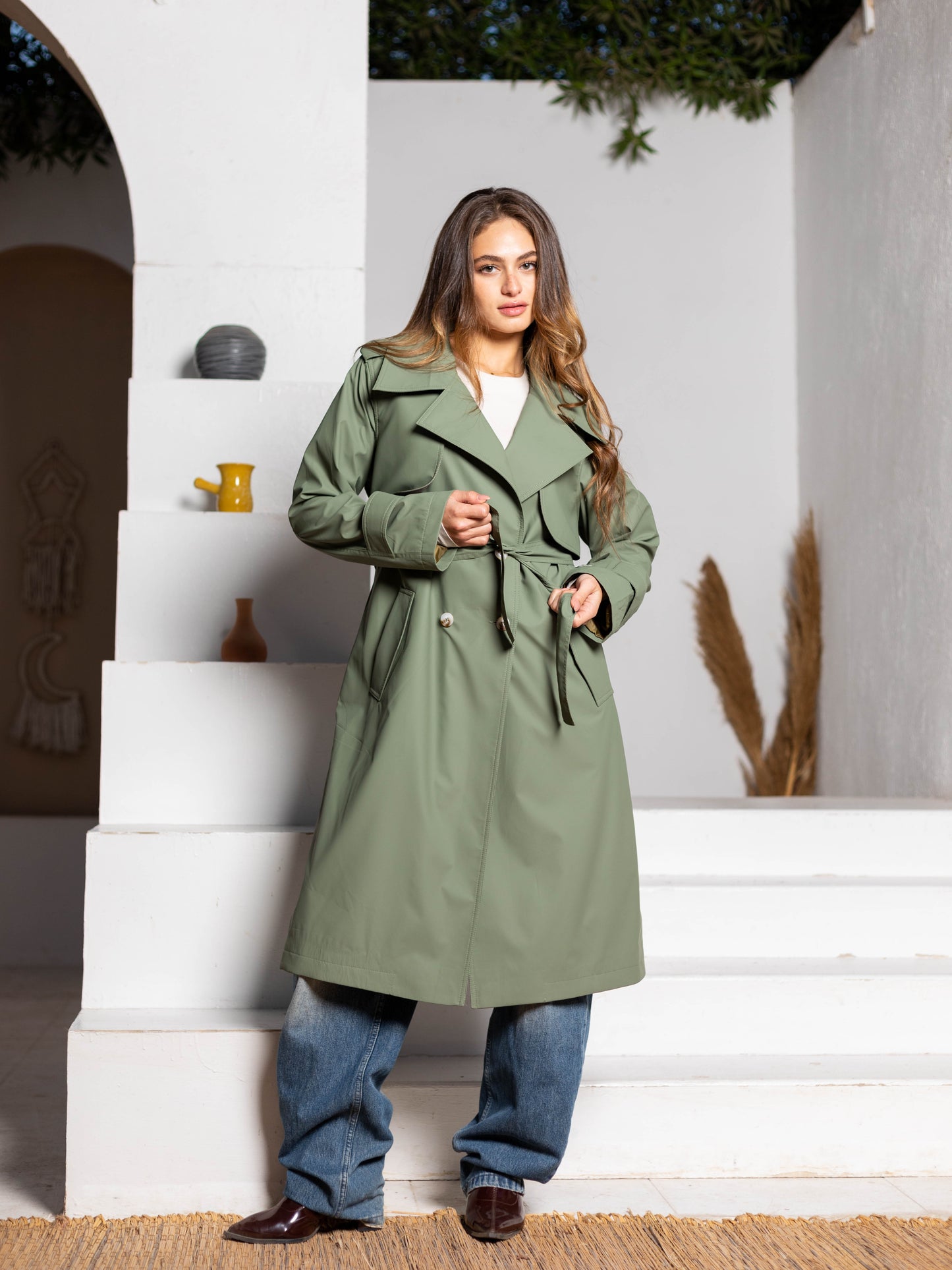 Waterproof leather trench coat, lined and water-resistant