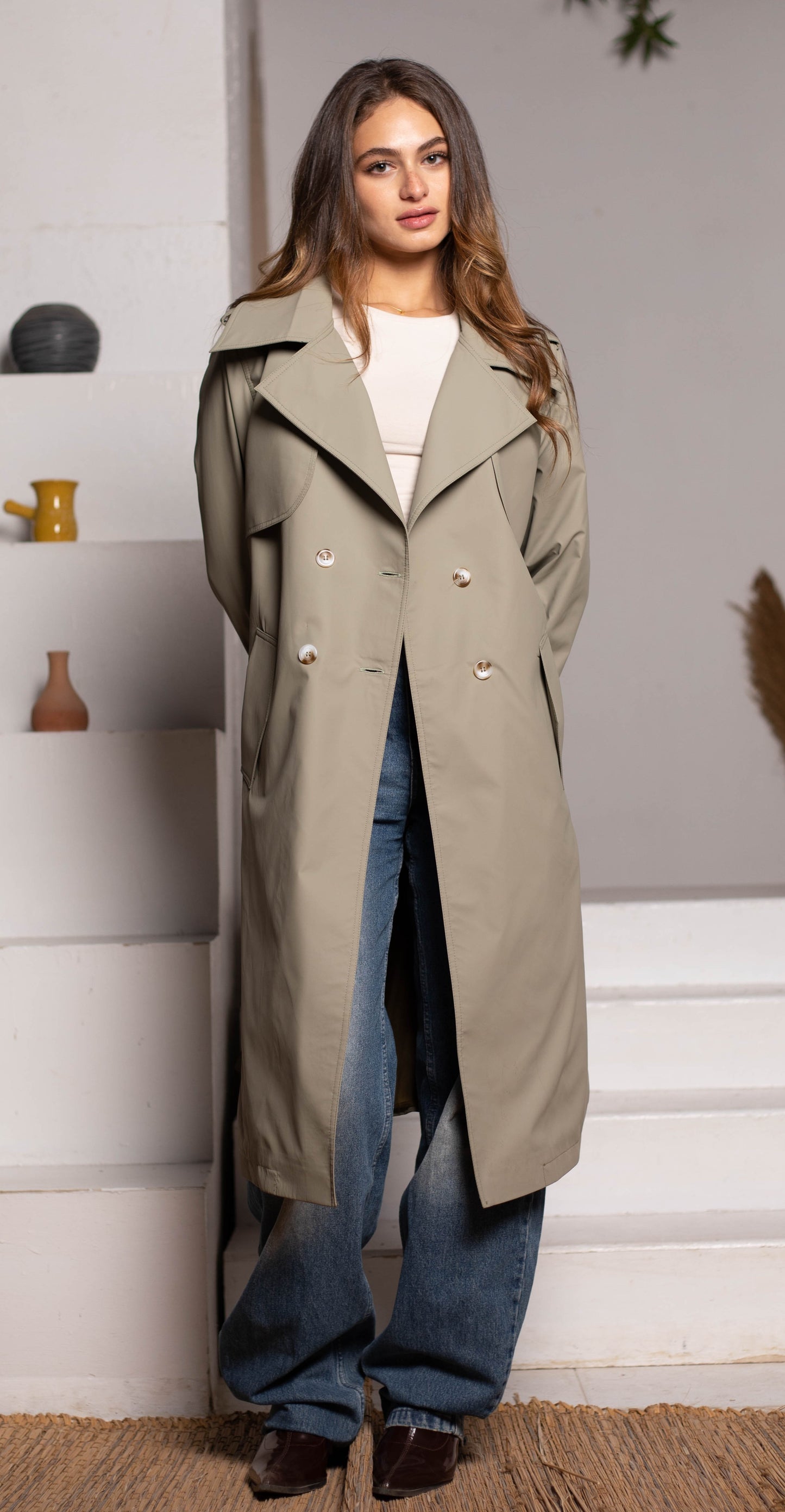 Waterproof leather trench coat, lined and water-resistant