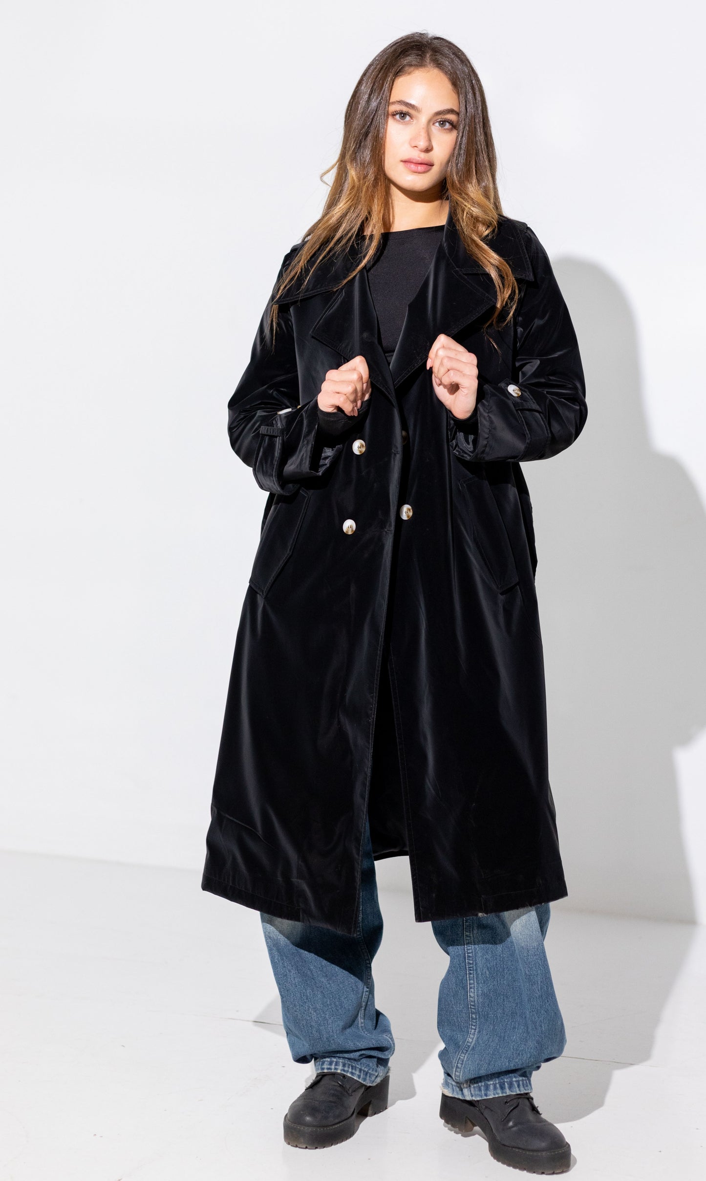 Waterproof leather trench coat, lined and water-resistant